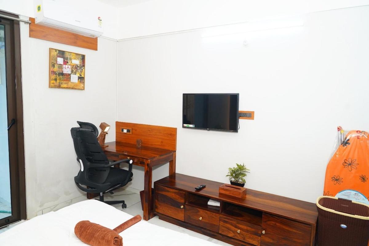 Apartment Executive Retreat *